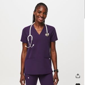 Casma Three-Pocket Scrub Top™️